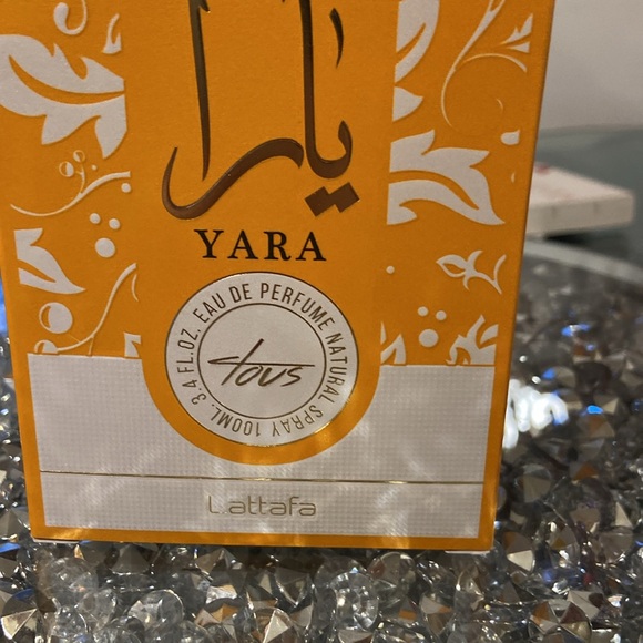 🎄 NWT Yara perfume - Picture 2 of 7